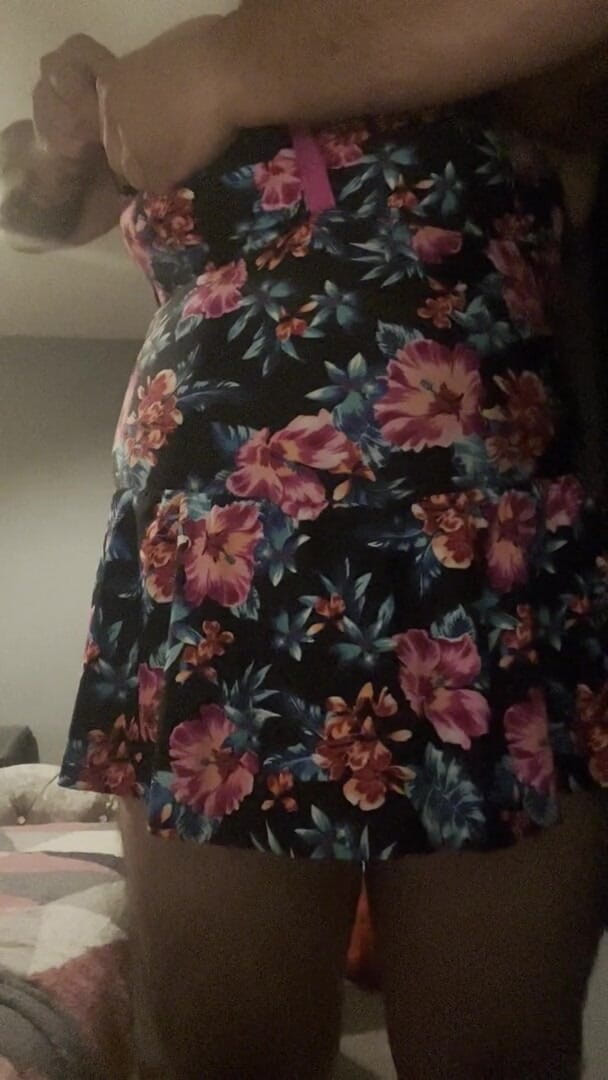 Shaun Cbt: Bondage cazzo e palla con travestito e butt plug dentro