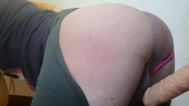 fermerino: 金发大屁股变性女孩肛交和大量内射