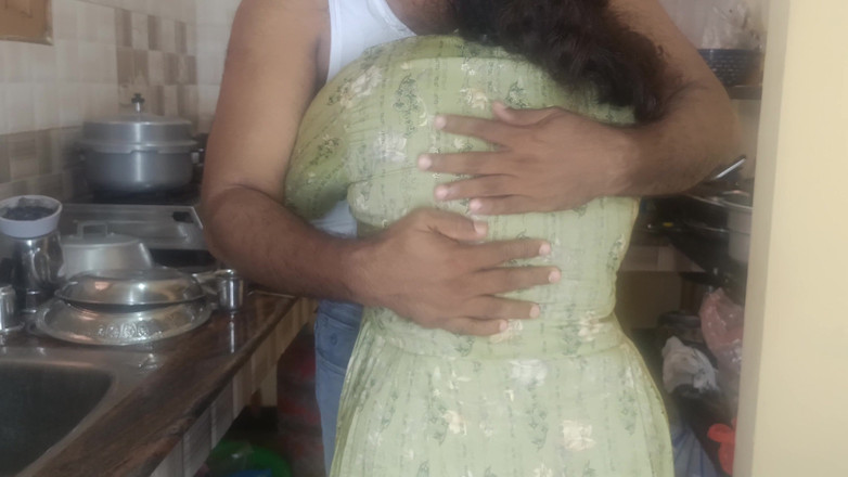 Laxi ammu: Colegiul Dhivya Chennai 3