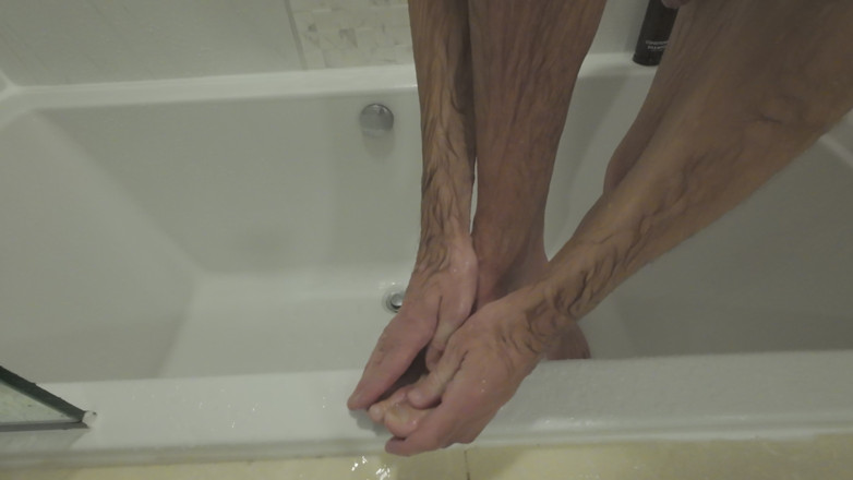 Big dick dadddy: I Need a Foot Slave to Worship My Feet in...