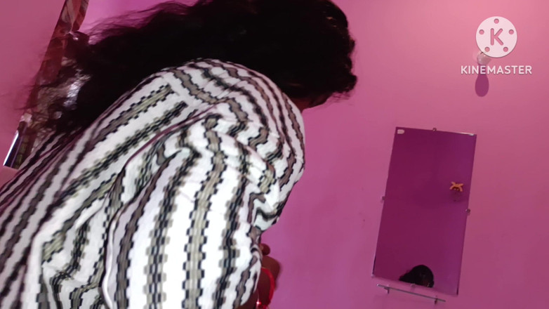 Kirankirati: Indisk Bhabhi het sängsex på hotell i Delhi