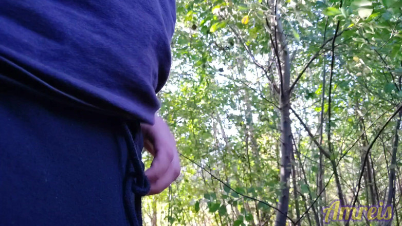 Amreis: Poprvé čůral na kameru a stříkal později v parku!