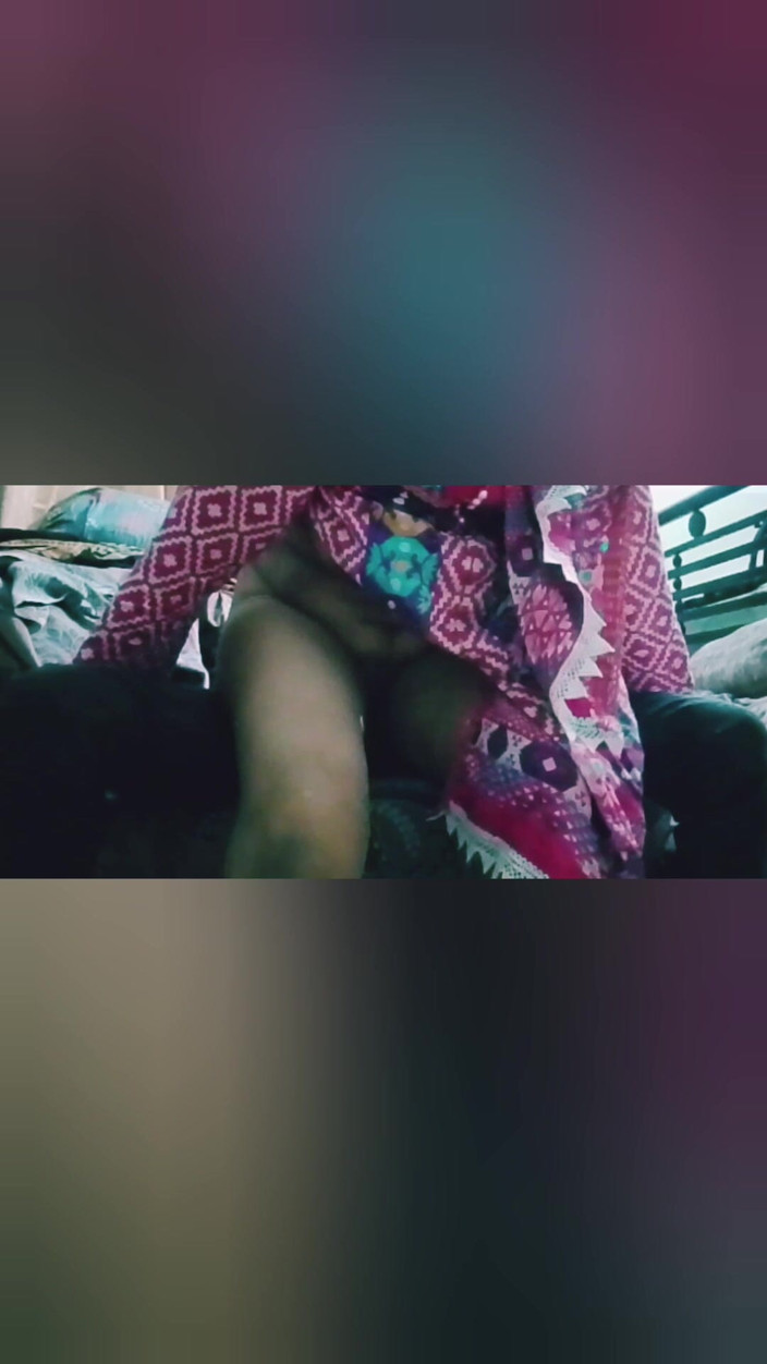 Aizzee: Hot Desi Housewife Has Fun with Neighbour