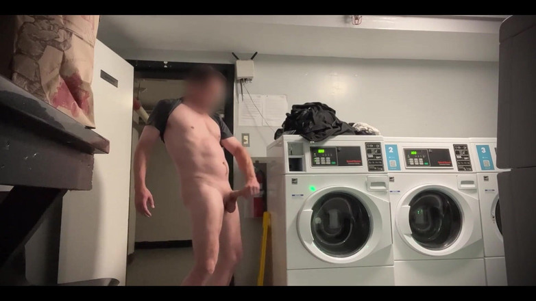 ScottyNaughty69: Bugil saat aku lagi stroke! Hampir kepergok!