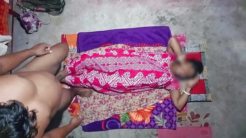 Dogrupali69: Yeni bir gecelik giydikten sonra karımı çok eğlenerek siktim