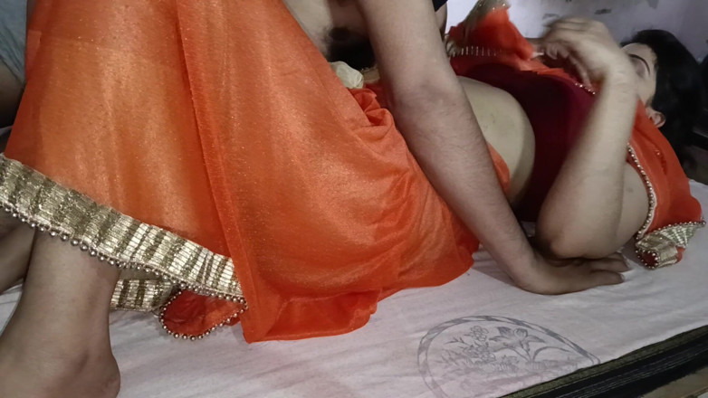 yourkavita95: Seorang wanita berkahwin dengan suaminya dan mempunyai teman lelaki muda;...