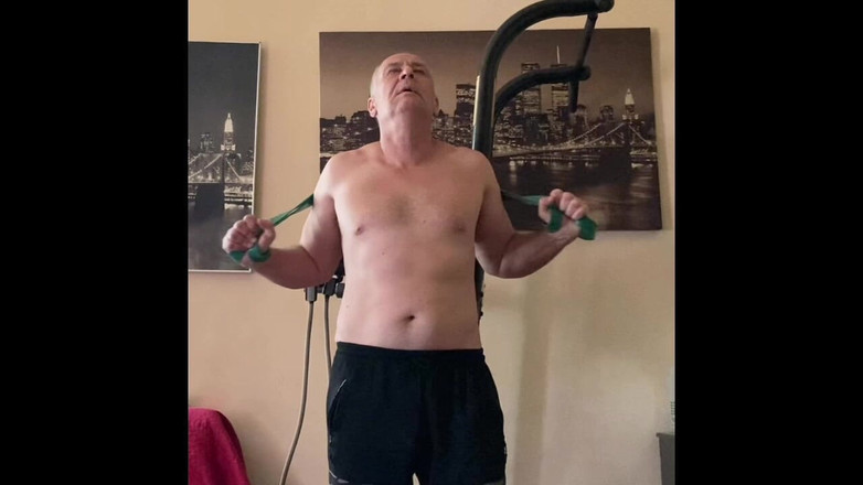 Alex Igogo: Fim7654333