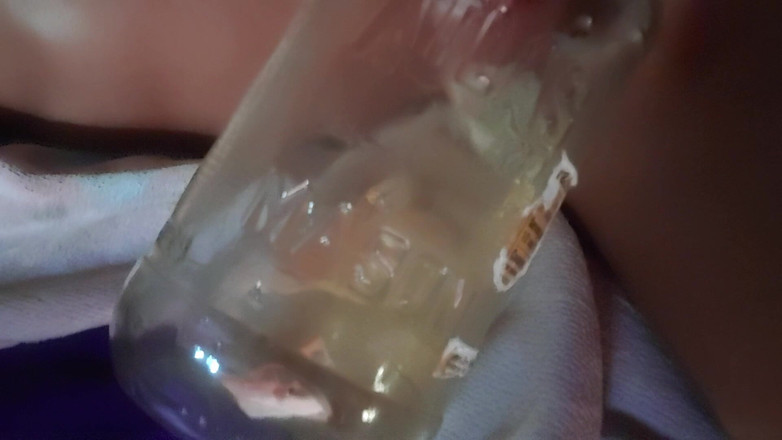 CdSissySarah: Sarah prosakuje svou sladkou med