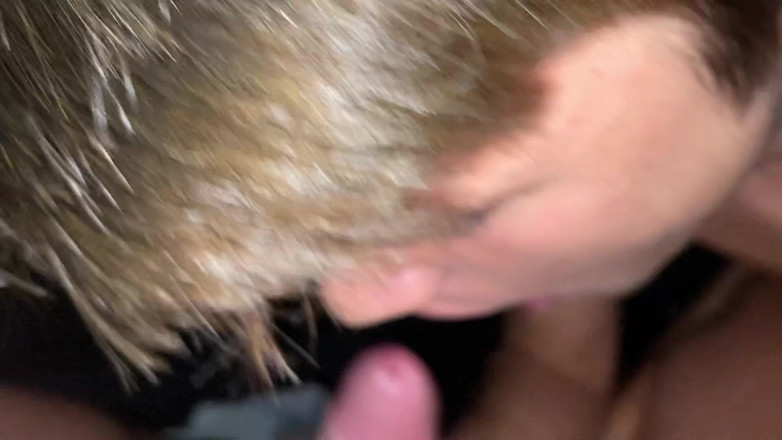 Eva Paradis: 18 letí chlapci sáli Evu Paradis v autě