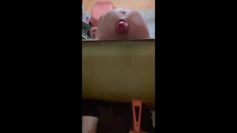 IncredibleGuy: Masturbazione di un cazzo e di un prolasso sporgente