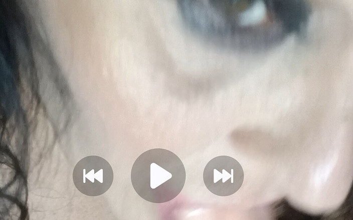 HerculesnVENUS: Cewek sange ini lagi asik nyepong kontol dan fingering memek...