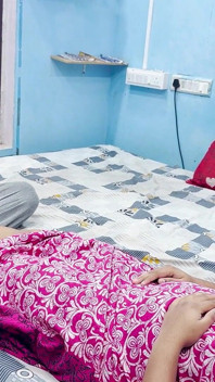 Abang tiri menggoda adik tiri untuk urut kaki dan ciuman kaki