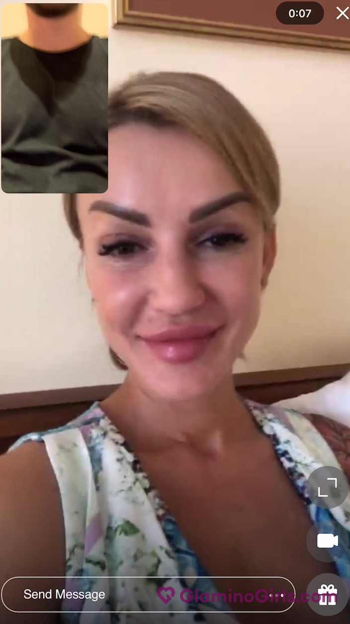 Glamino Girls: Glamourino Babe 5 - Parte 1 sexy chat com Elen Million