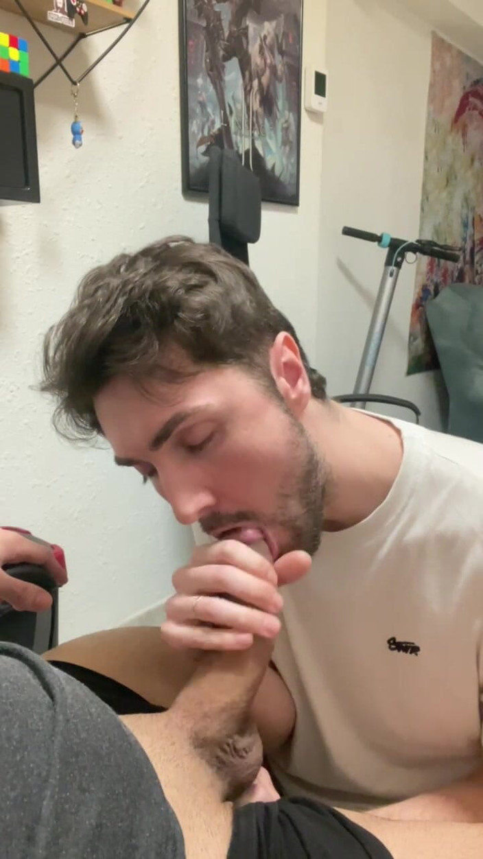 Nenesgaymers: Sprawia, że mój latynoski przyjaciel spust w ustach