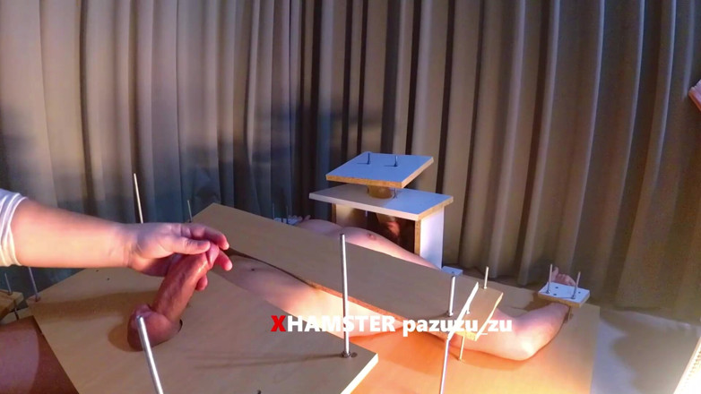 Pazuzu_zu: Voeten kietelen + cfnm femdom cbt aftrekken. Geruïneerd orgasme + kwelling na...