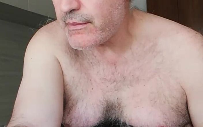 Setesesso7: Sobotní odpolední masturbace.