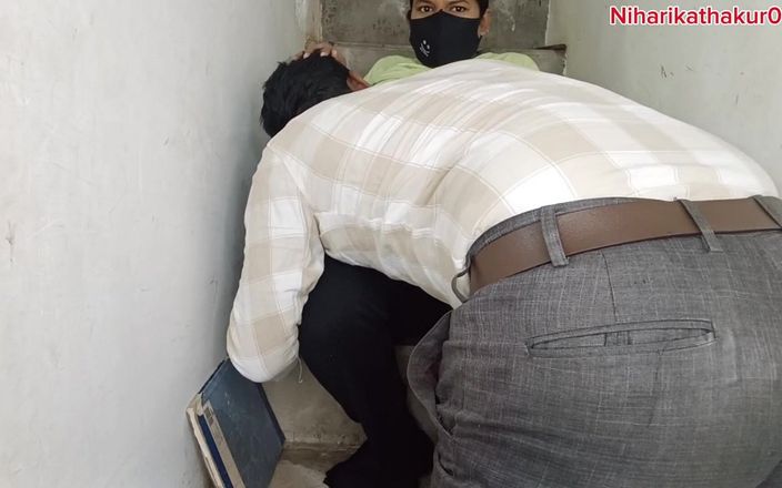 Niharika Thakur: 교실 계단에서 여고생 따먹는 컴퓨터 교사