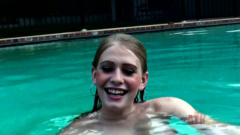 ATKIngdom Fans: Alli jumps into the pool naked while chatting