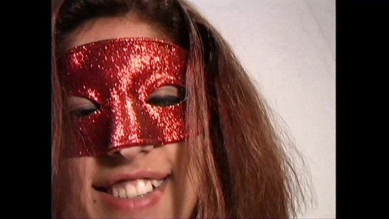 My Dirty Family: Une jeune MILF amateur fantastique masquée avec de beaux seins...