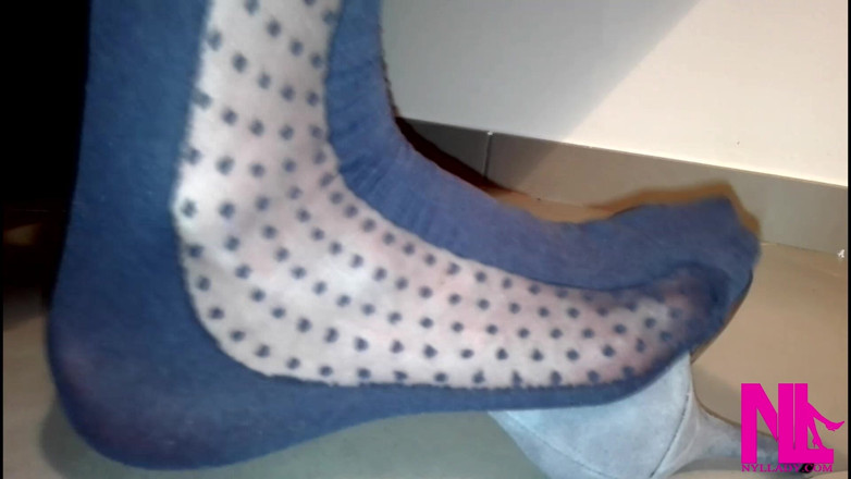 Nyllady: Sensual Shoeplay in Grey Patent Pumps and Blue Charmant Pantyhose