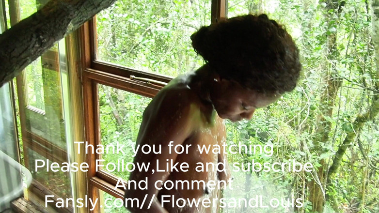 Black Swan: Nieujawiony W Koronach Drzew