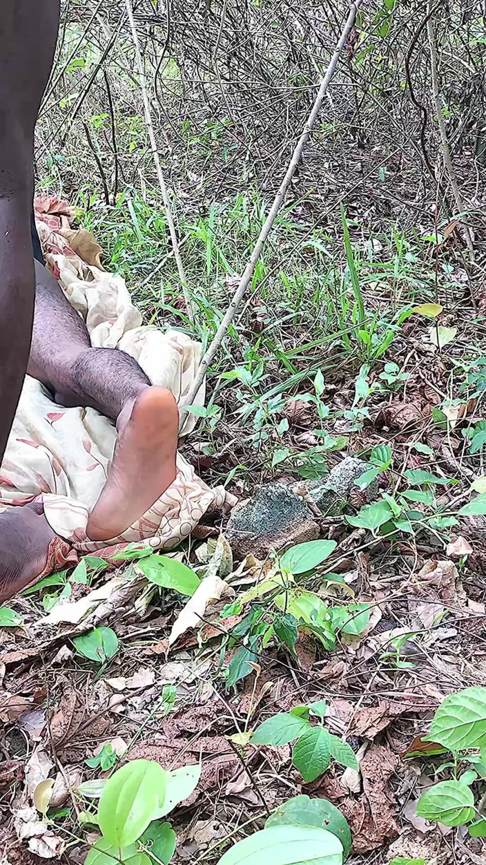 Sexylary: Ayah tiri besar mengongkek awek kembar di dalam pepek