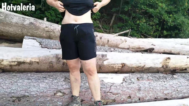Hotvaleria: Piss Likes to Piss Outdoor