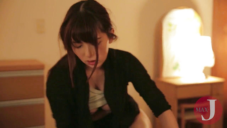 Asian happy ending: 东方甜心的阴户舔和指法