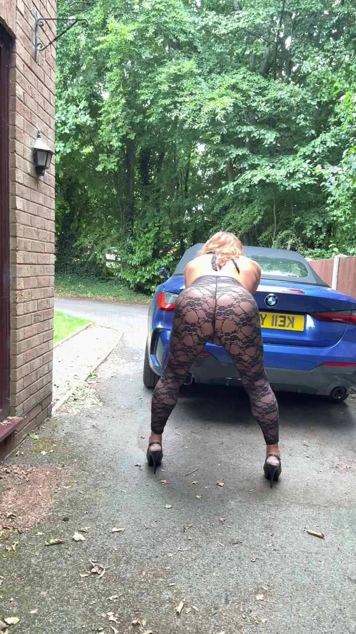 Kellycd2022: Kellycd2022 sexy mặc đồ ren đen và giày cao gót