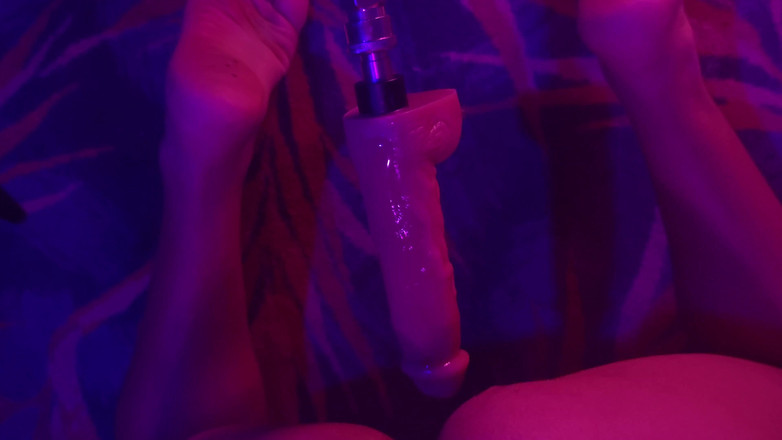 Crystal Phoenix: Ich liebe es, mit meinem Dildo zu spielen