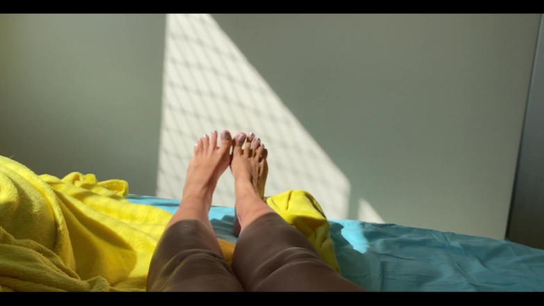 KiffaFeet: Hummm...... Je te souhaite ici pour faire un massage dans...