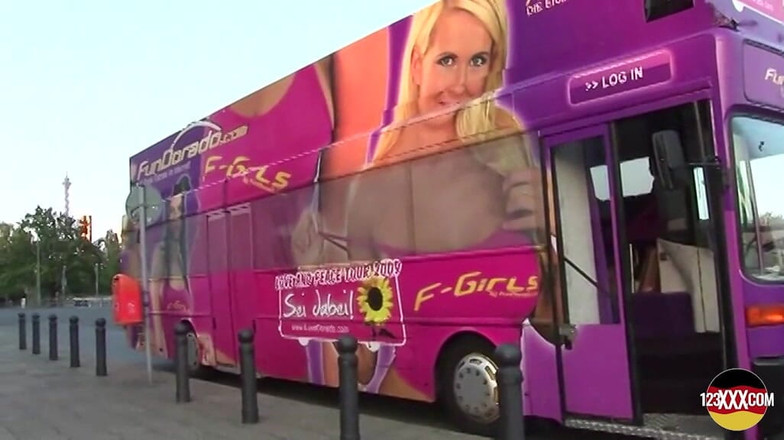 123XXX - 100% Amateurs: Quando ela abre as pernas, seu pau enlouquece