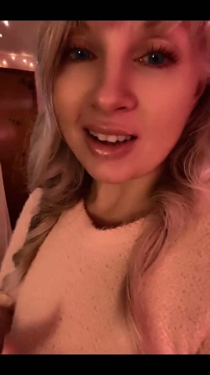 PaintedRose: Déshabillage