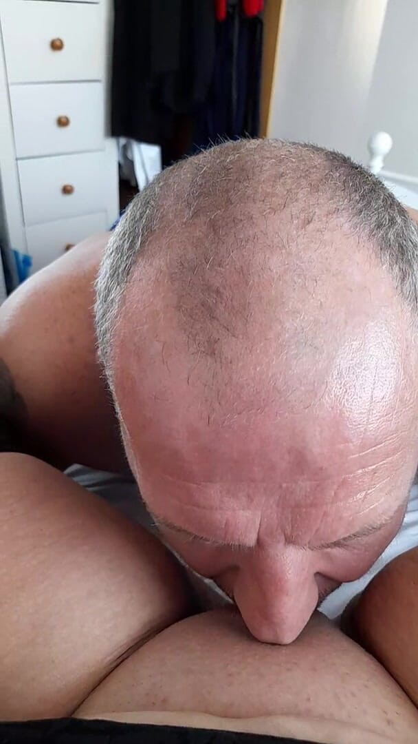 Uk Joolz: Filthy plumber makes me cum with his tongue