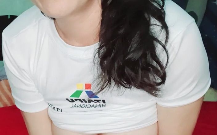 Naree hot: Bu büyük dildoya giriyorum, amcığımın altını hissediyorum, lezzetli hissediyorum