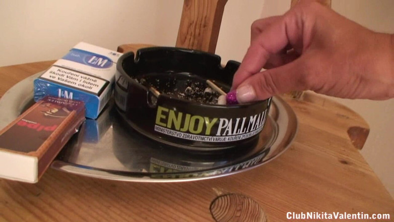 Smoke it bitch: Super žhavá Daria kouří pro nás!