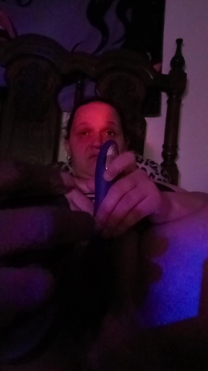 Mz squirt 4 u: 이 뚱뚱한 보지를 가지고 노는 중