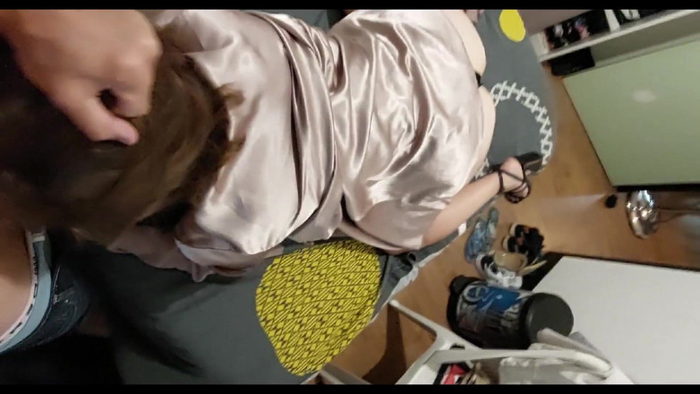 Sexy O2: 827_03 - französische amateurin, doggystyle, Satin dessous, bekleideter sex, blowjob, zungenanal