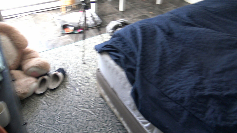 Souzan Halabi: Il figliastro visita la matrigna nel suo letto per portare...