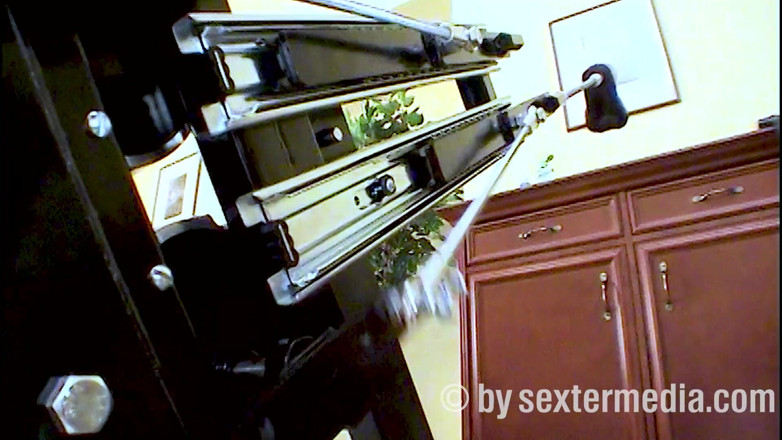 Petty by Sextermedia: Mega Orgasm with the Machine