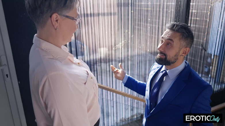 MILFFreaksX: Бабушка Ильзе горяча, как 20-летняя, ее молодой арабский жеребец обожает ее пухлое тело