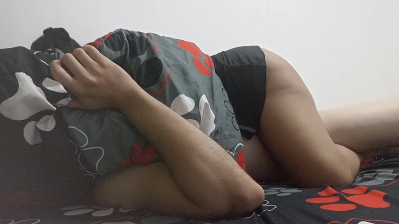 Pikaa6: Si rambut coklat berusia 18 tahun dengan tetek kendur besar dari...