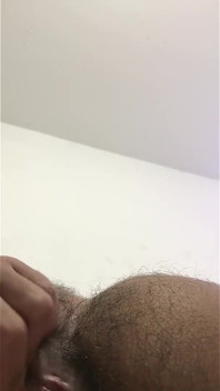 Tânăr cu fundul sexy vrea pula ta cu lapte