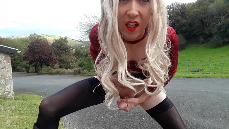 The Midnight Minx: At church in new dress