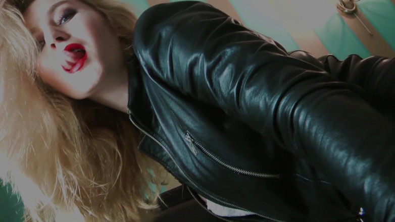 Goddess Celine: Xenia má orgasmickou jízdu