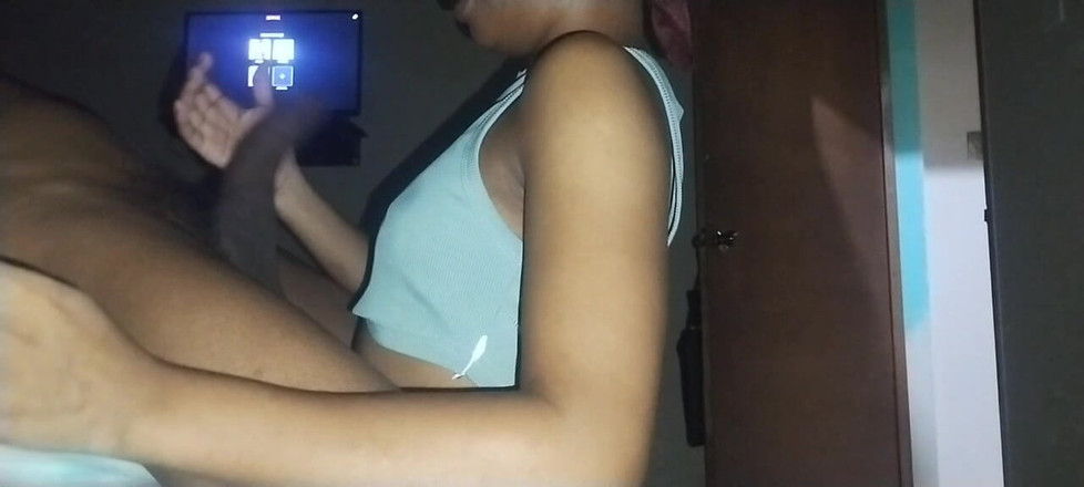 Skyy: 흑인 대물 자지의 18+ 의붓딸! 흑인 대물 자지를 목구멍에 쑤셔 넣는 것을 반대할 수 없는 십대