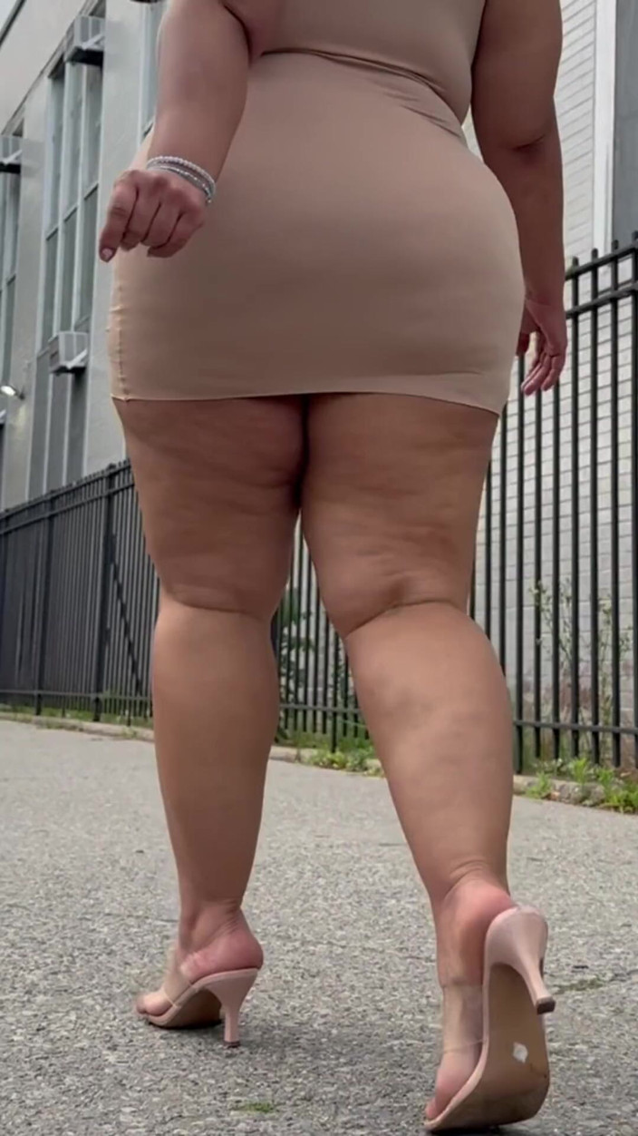 PutiLing: Boricua Mami - Thick Legs - Fat Ass - Mini Skirt - High Heels...