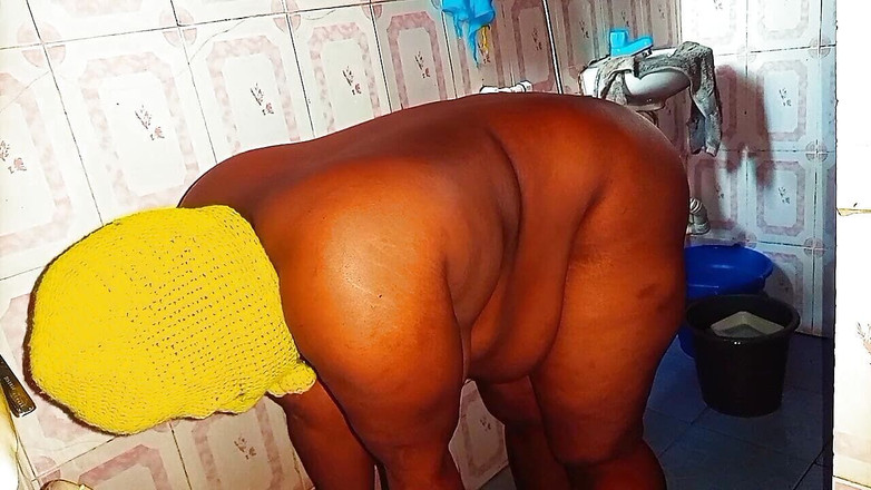 Nasty queen: Насправді приємно трахатися у ванній кімнаті