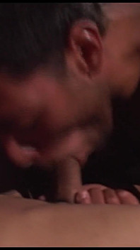 Tesão twinks em uma sessão de foda quente gemendo e implorando por mais