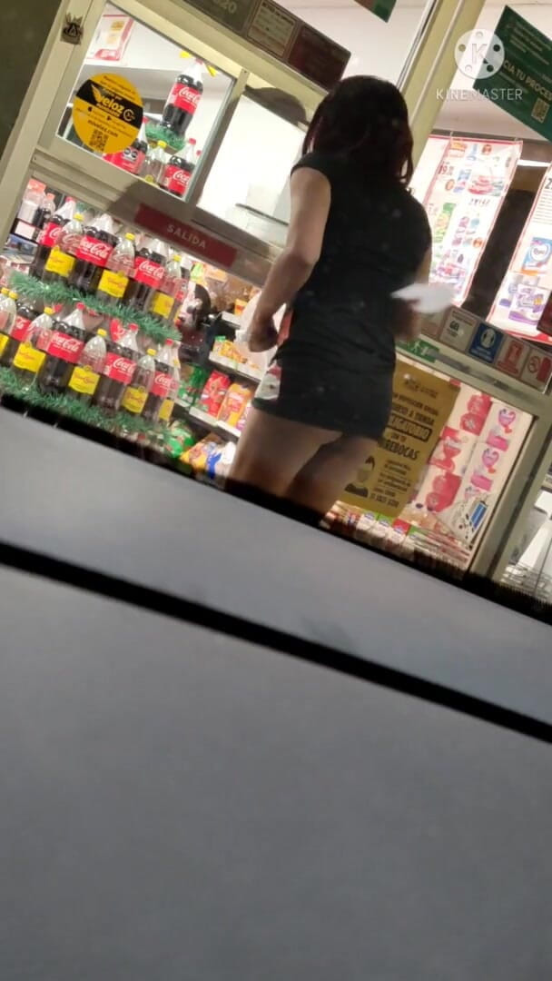 Traviezisha: POV: Alpha Male prosi mnie, abym kupił mu napój podczas...